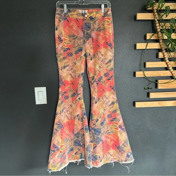 Free People We The Free Just Float On Printed Flare Bell Bottom Jeans Size 27 - Picture 2 of 8